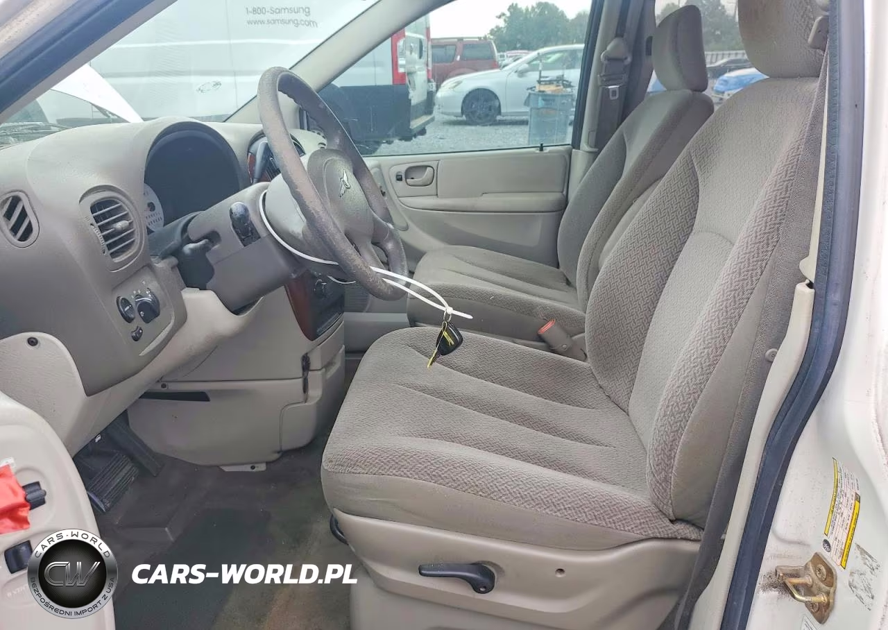 2005 Chrysler Town & Country VIN:1C4GP45R35B430786 - 7