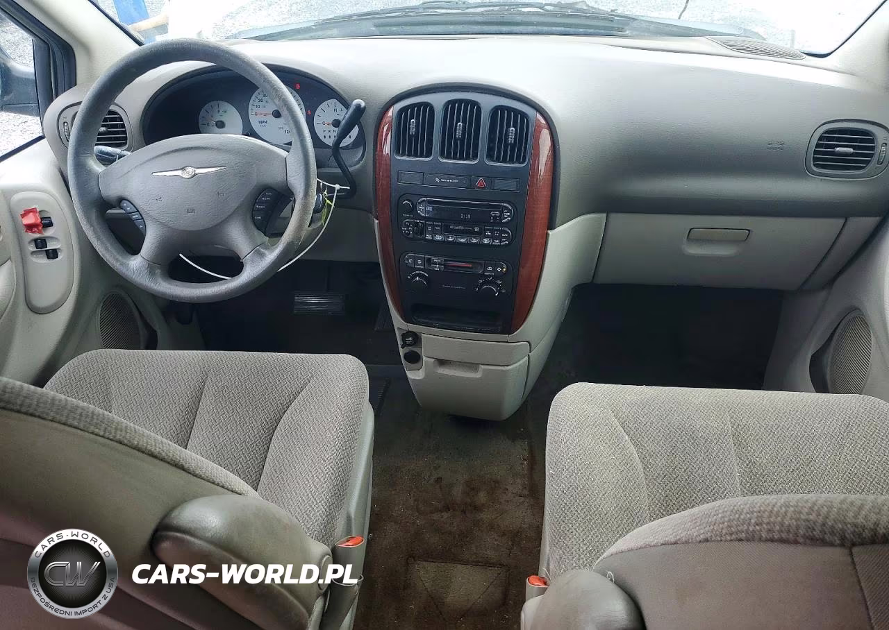 2005 Chrysler Town & Country VIN:1C4GP45R35B430786 - 8