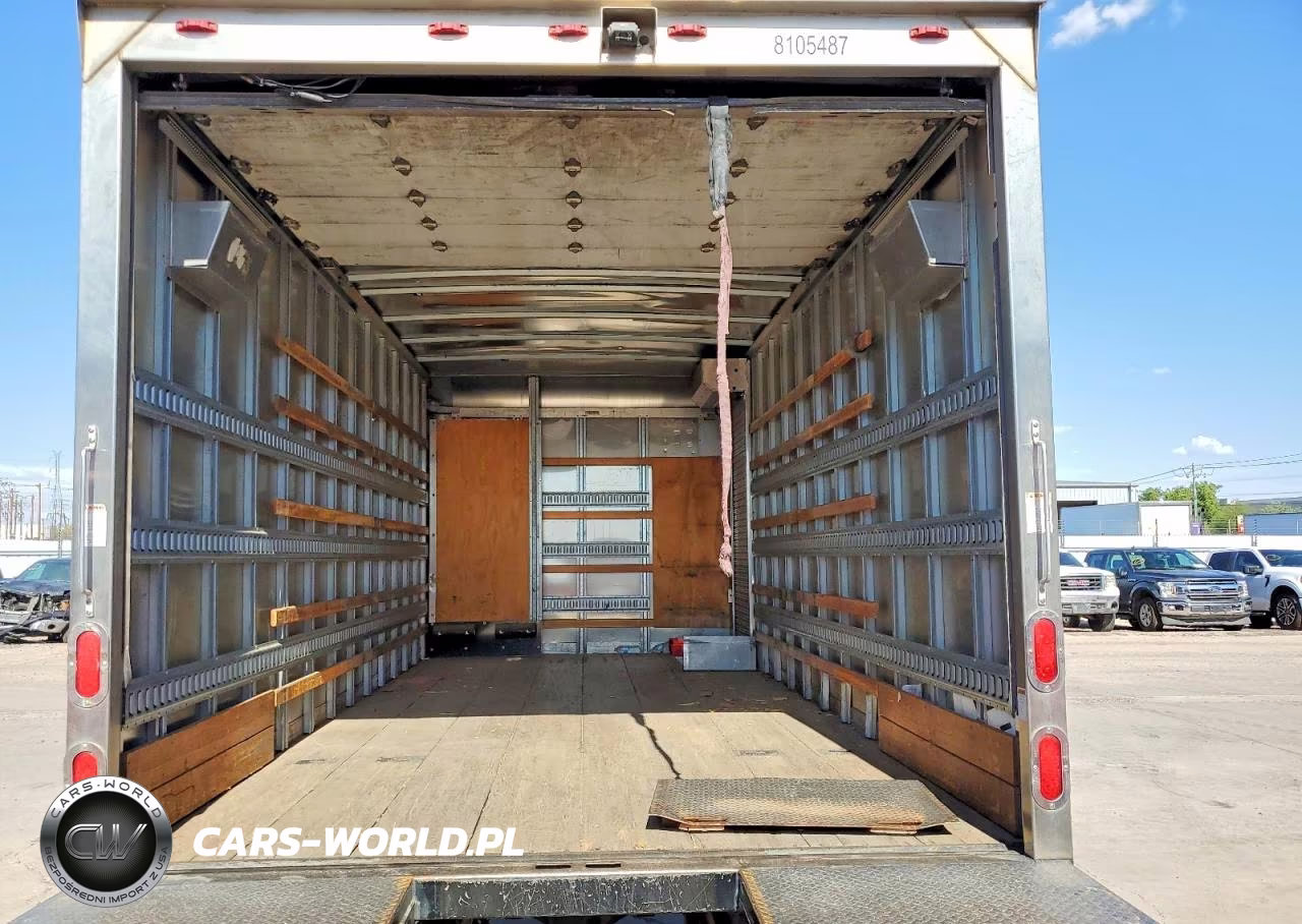 2017 Hino 195 Box Truck VIN:JHHSDM2H5HK006011 - 10