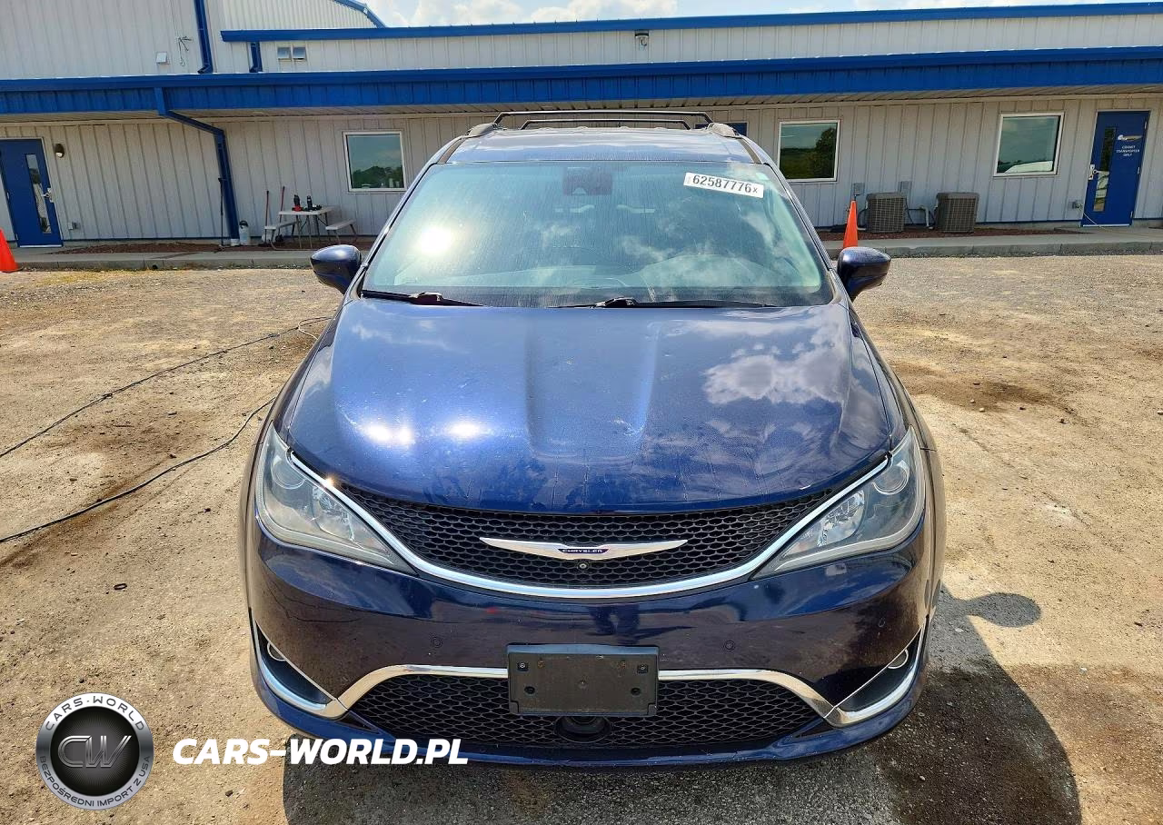 2017 Chrysler Pacifica Touring L Plus VIN:2C4RC1EG5HR634898 - 5