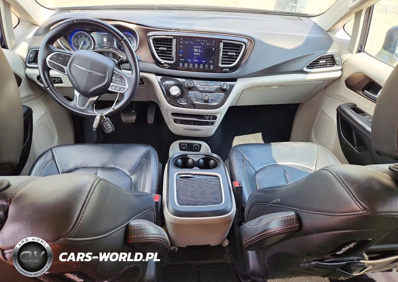 2017 Chrysler Pacifica Touring L Plus VIN:2C4RC1EG5HR634898 - 8