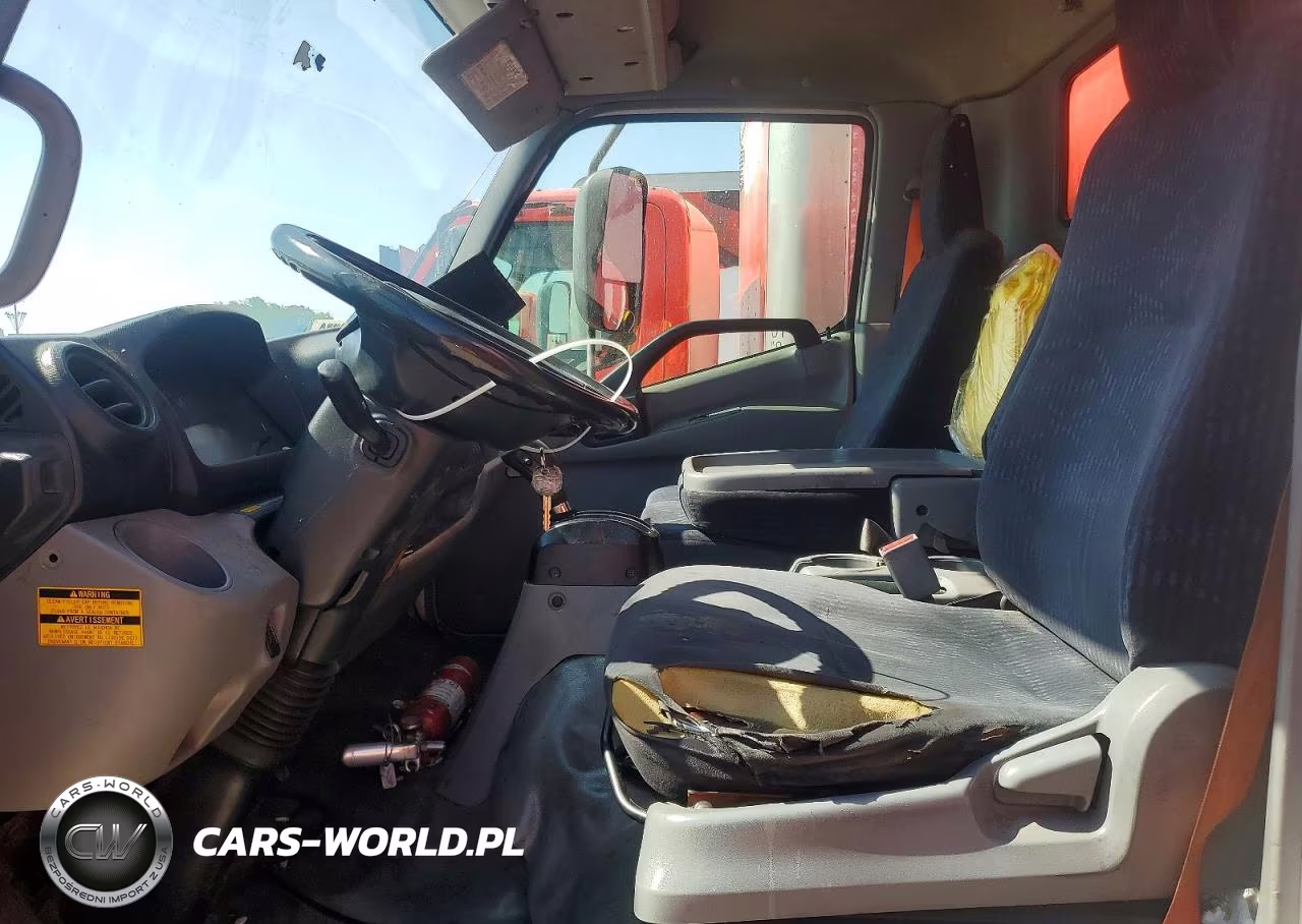 2018 Hino 195 Box Truck VIN:JHHSDM2H0JK006410 - 7