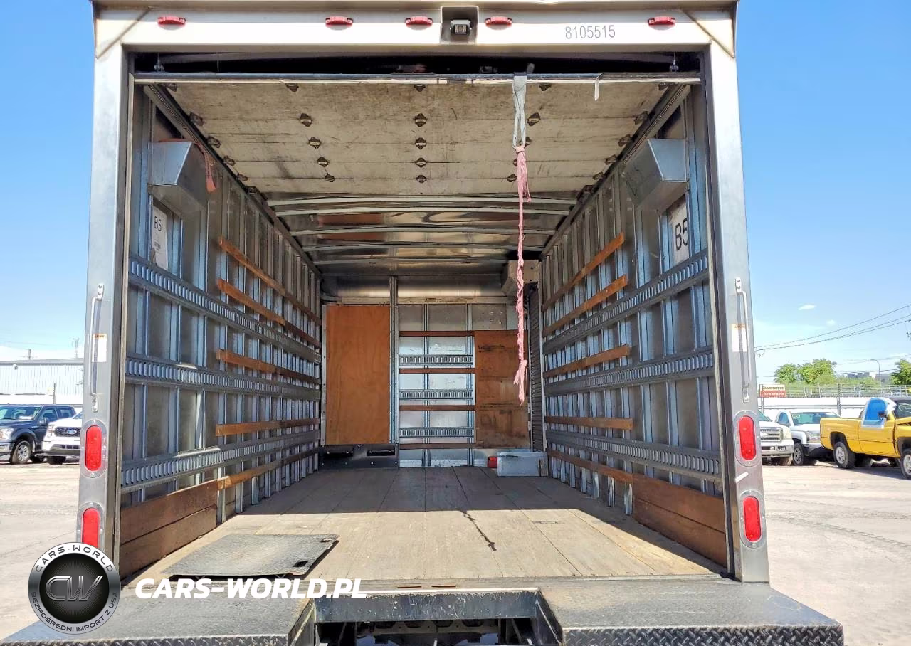 2018 Hino 195 Box Truck VIN:JHHSDM2HXJK006267 - 10
