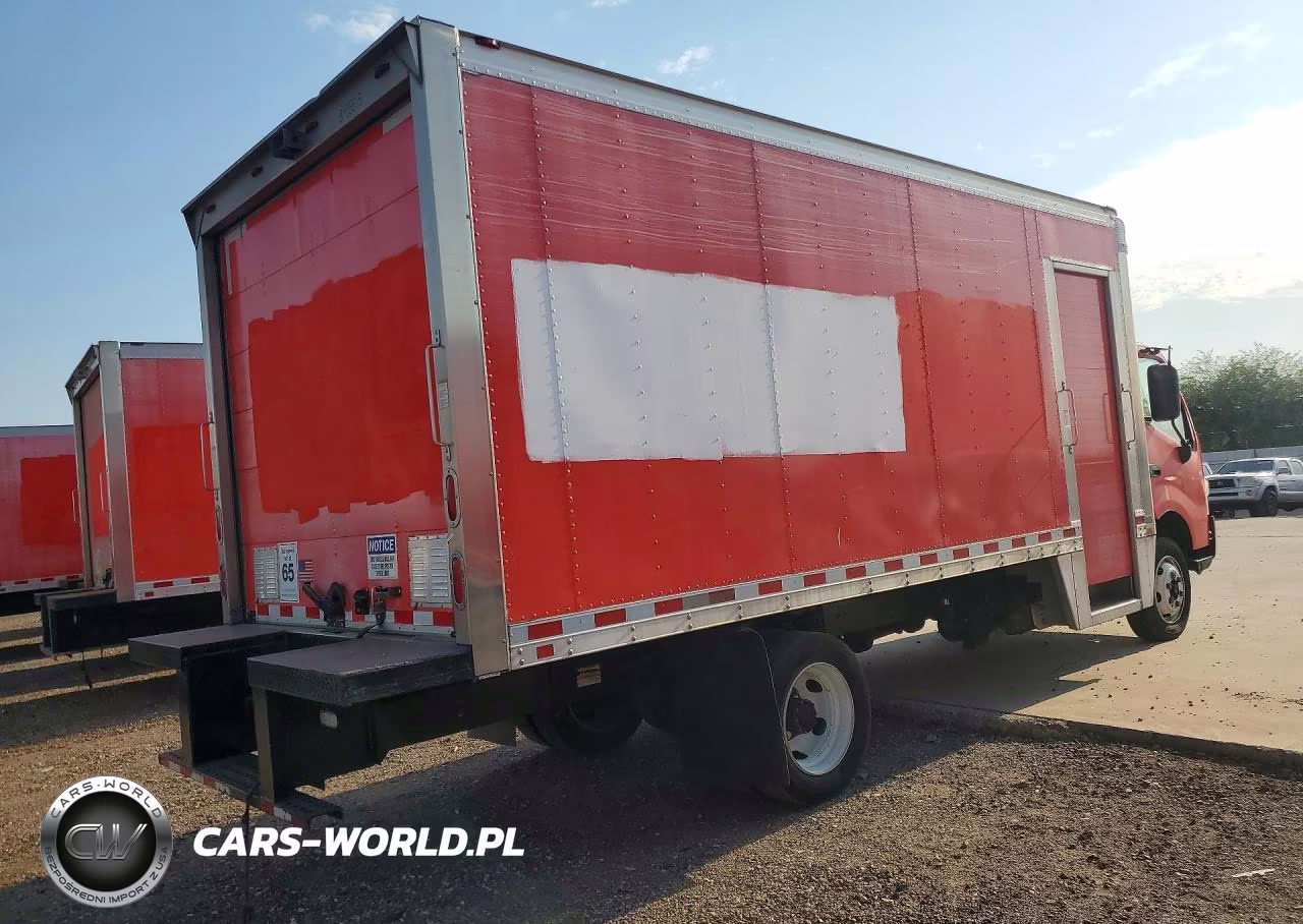 2018 Hino 195 Box Truck VIN:JHHSDM2HXJK006267 - 3