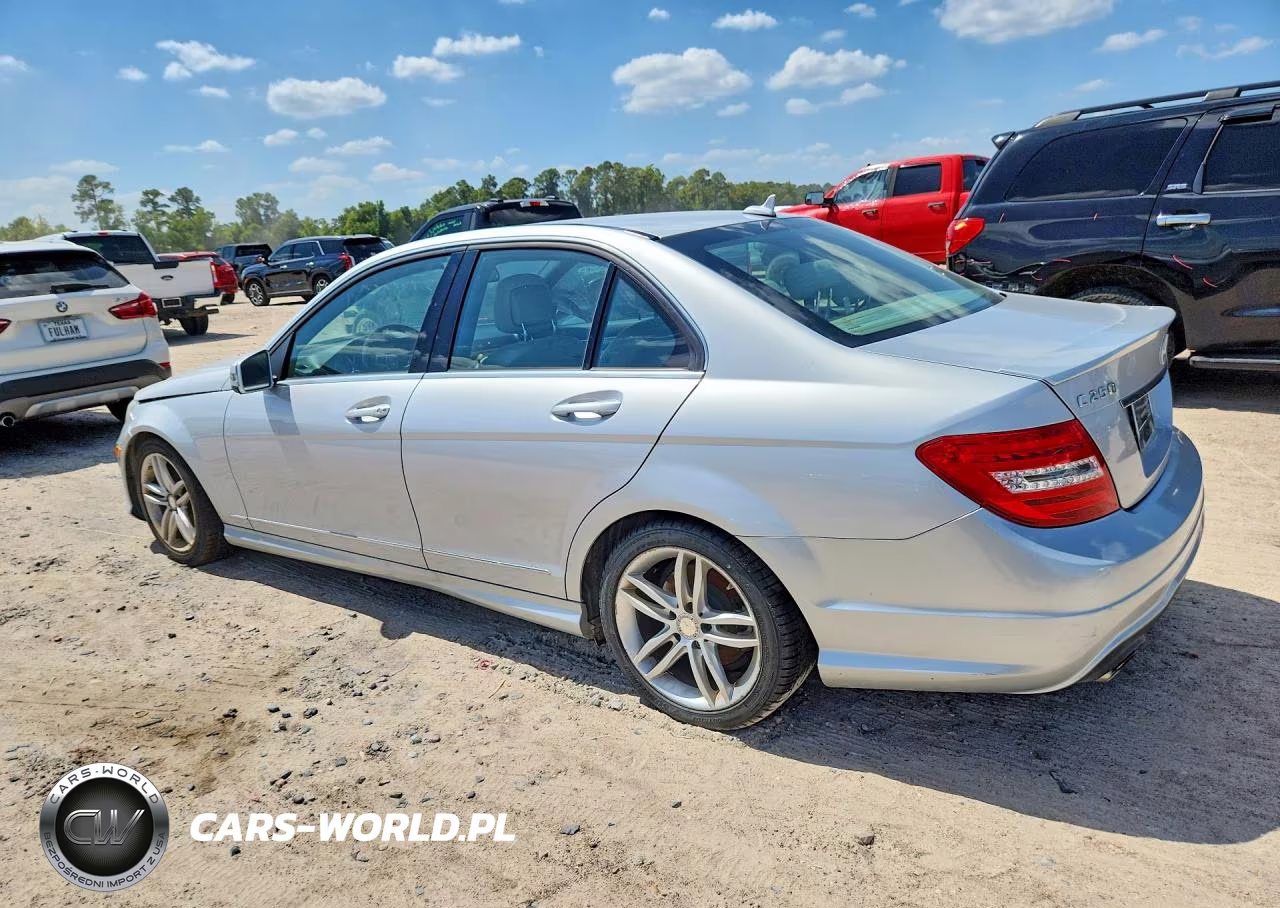 2013 Mercedes-Benz C VIN:WDDGF4HB7DR284079 - 2