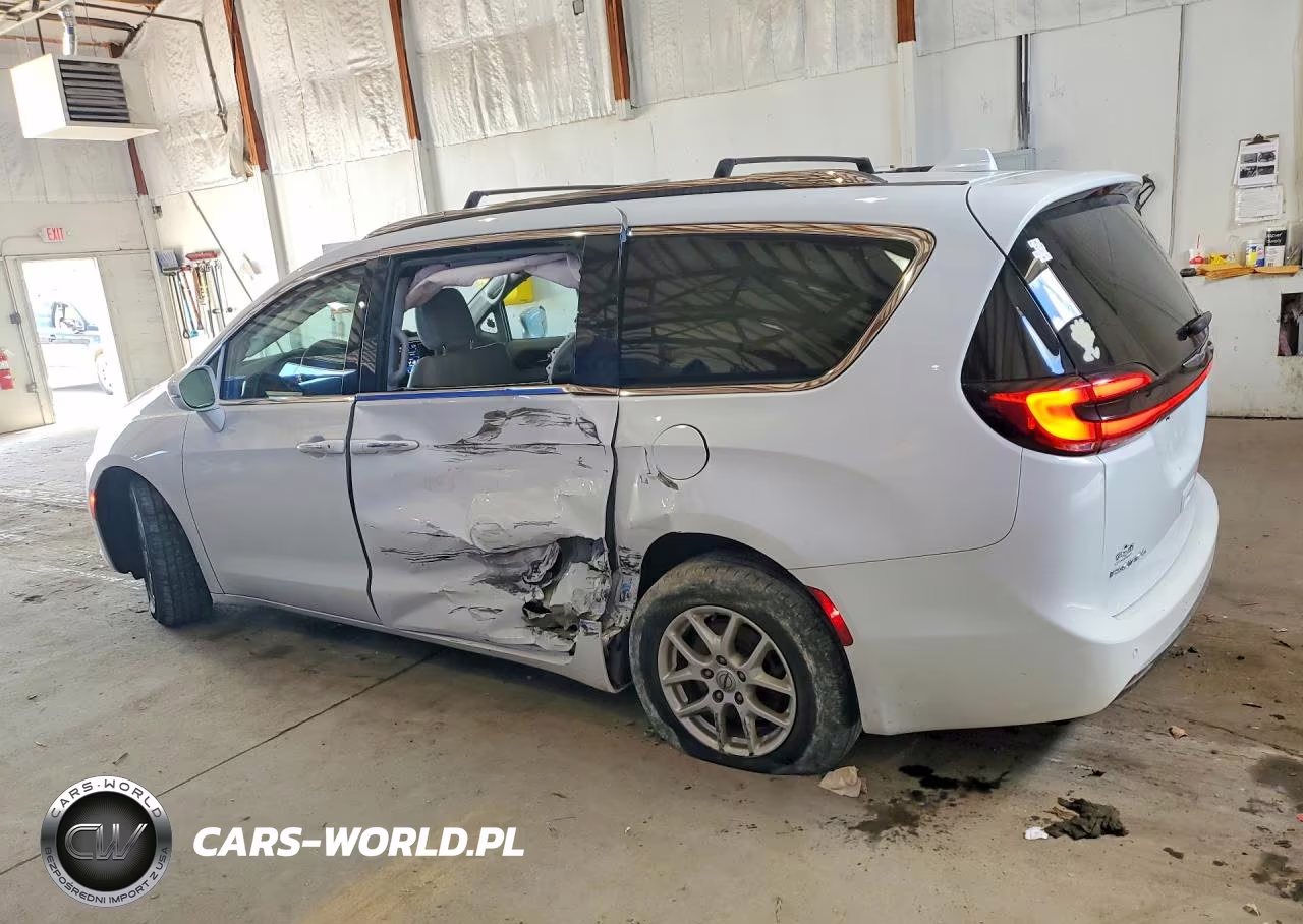 2021 Chrysler Pacifica Touring L VIN:2C4RC1BG7MR528497 - 2