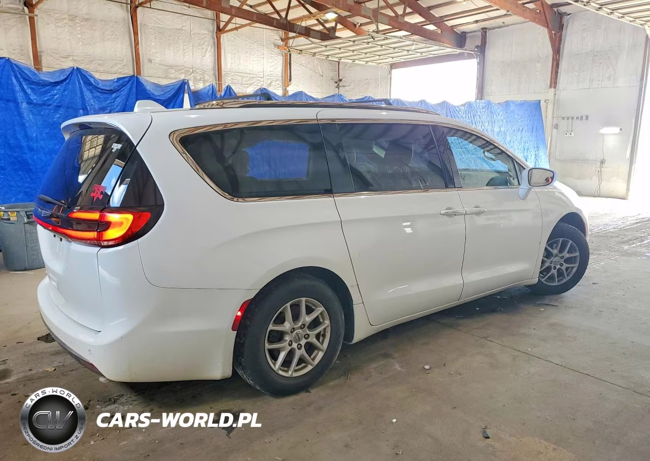 2021 Chrysler Pacifica Touring L VIN:2C4RC1BG7MR528497 - 3