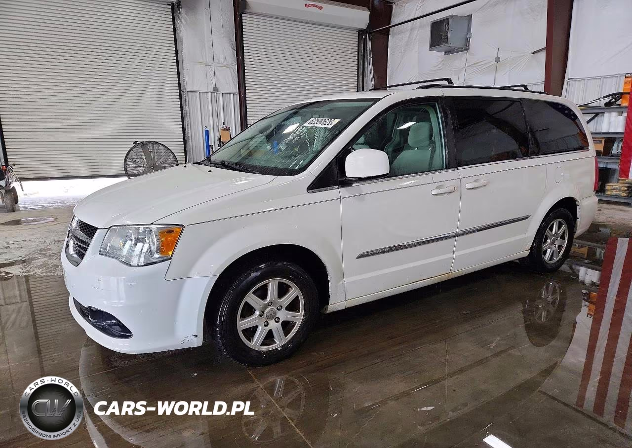 2011 Chrysler Town & Country Touring