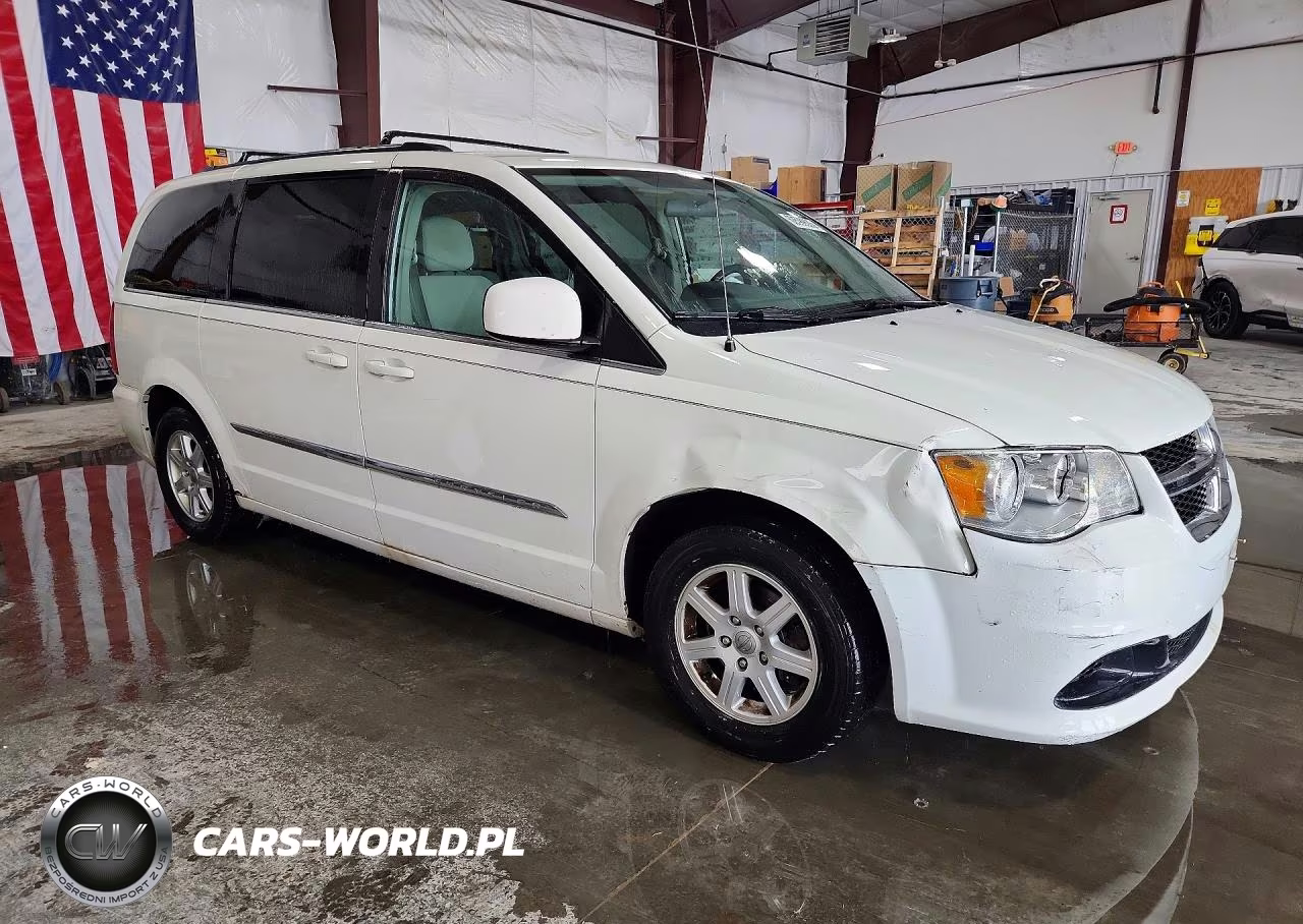 2011 Chrysler Town & Country Touring VIN:2A4RR5DG2BR676423 - 4