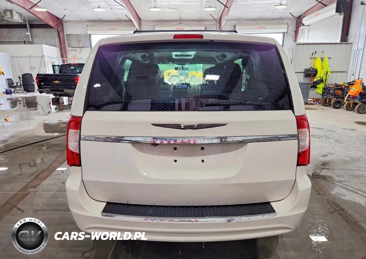 2011 Chrysler Town & Country Touring VIN:2A4RR5DG2BR676423 - 6