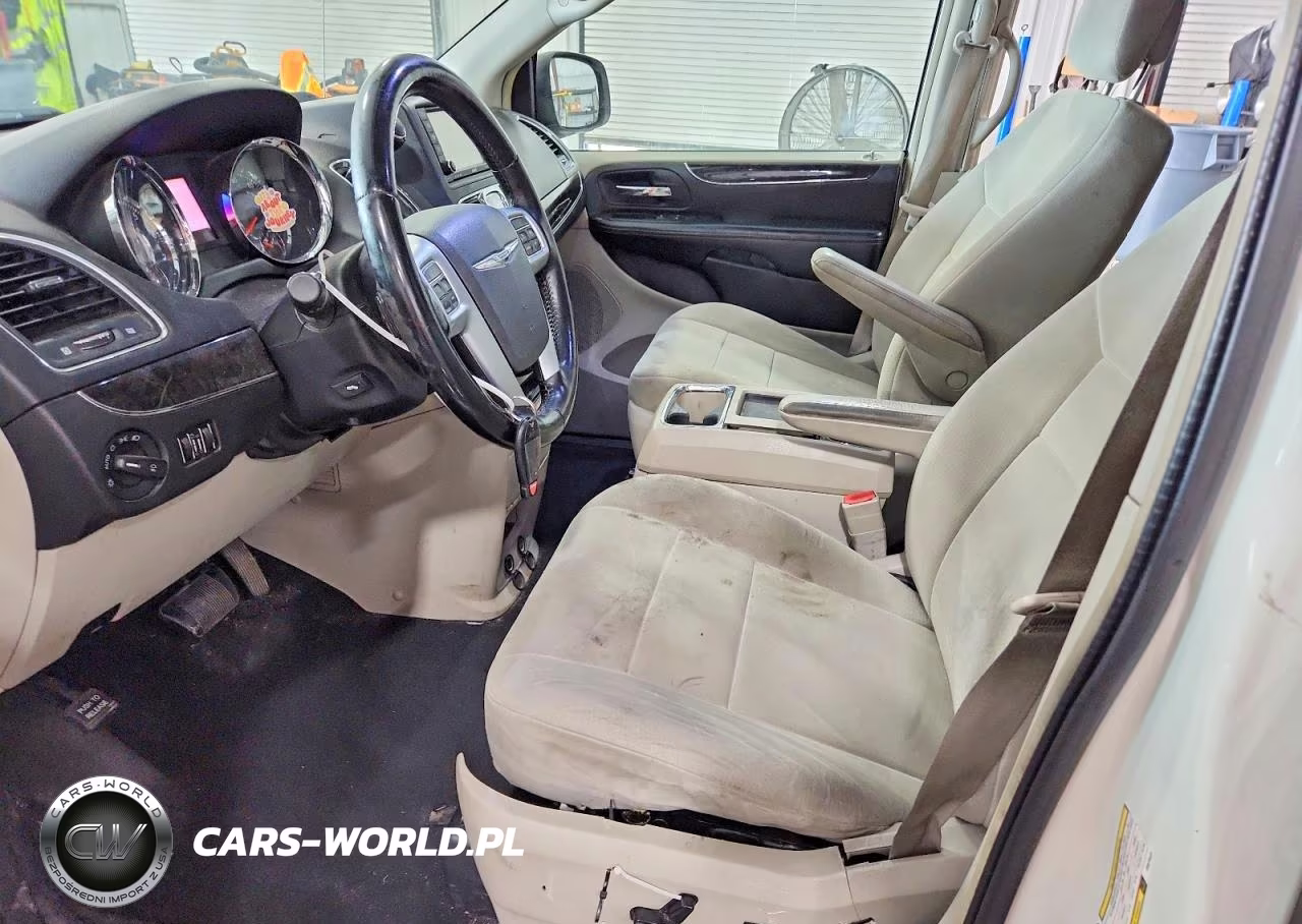 2011 Chrysler Town & Country Touring VIN:2A4RR5DG2BR676423 - 7