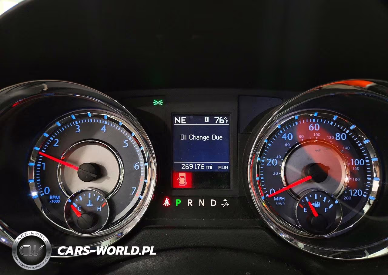 2011 Chrysler Town & Country Touring VIN:2A4RR5DG2BR676423 - 9