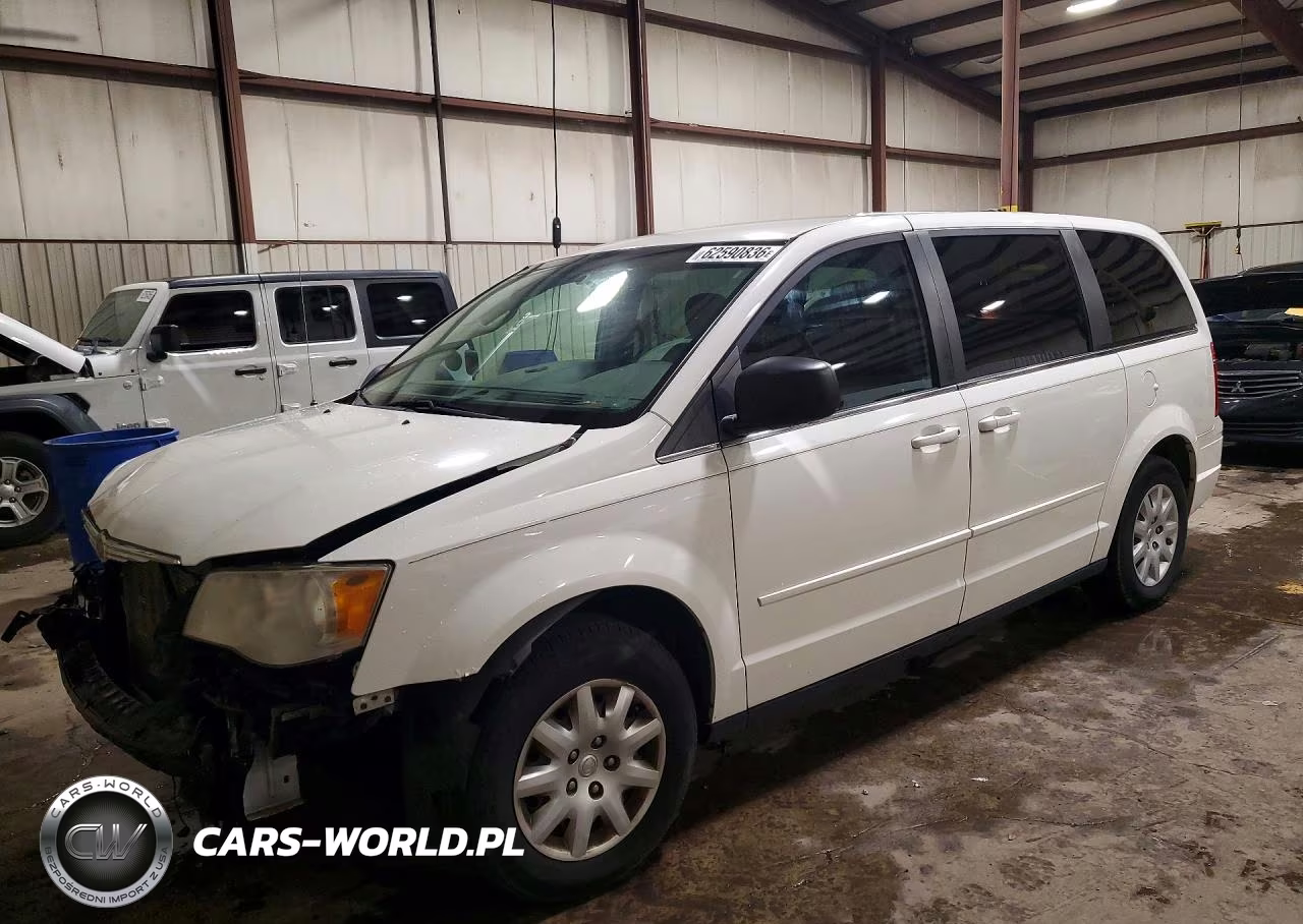 2010 Chrysler Town & Country Lx