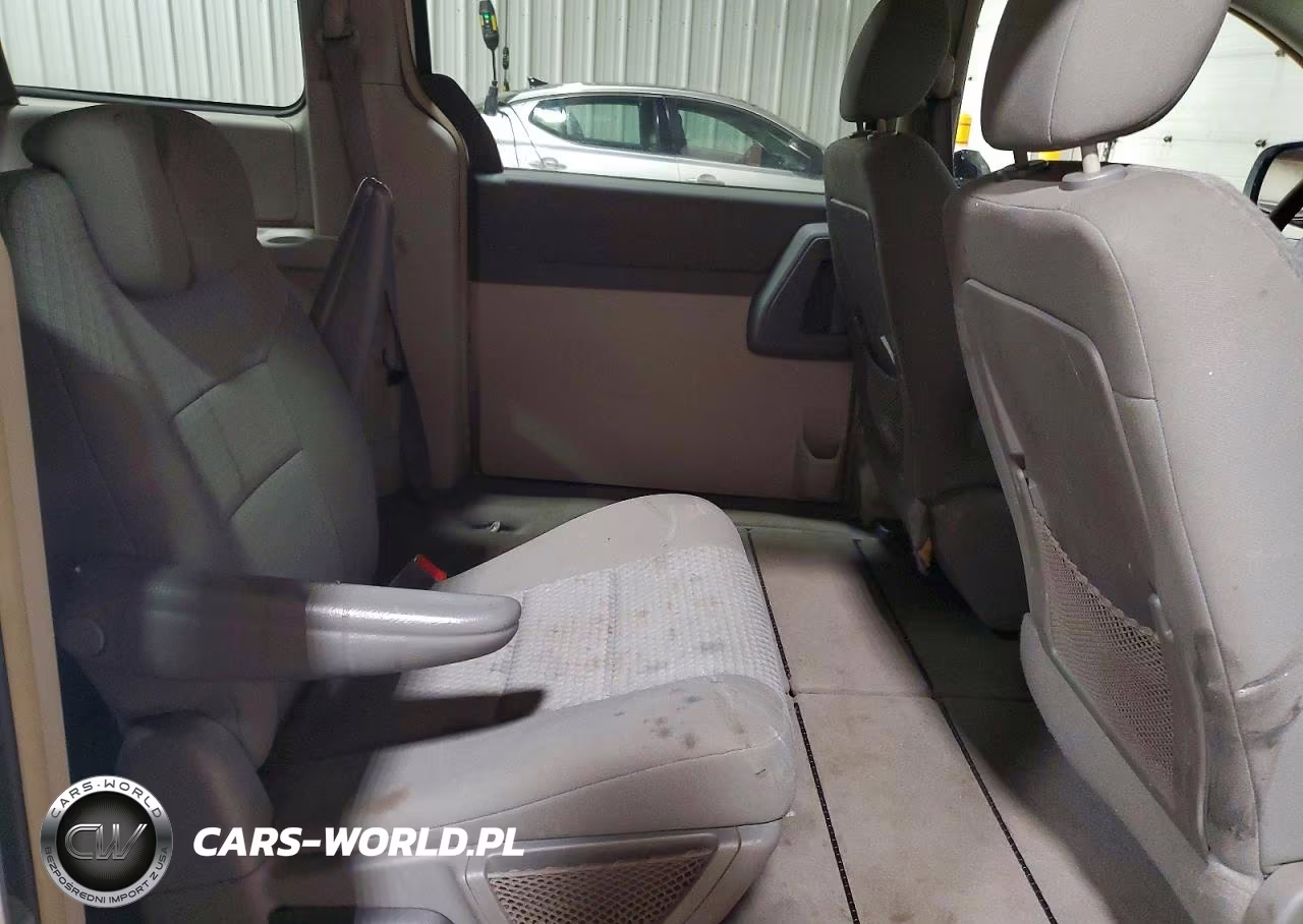 2010 Chrysler Town & Country Lx VIN:2A4RR4DEXAR203859 - 10