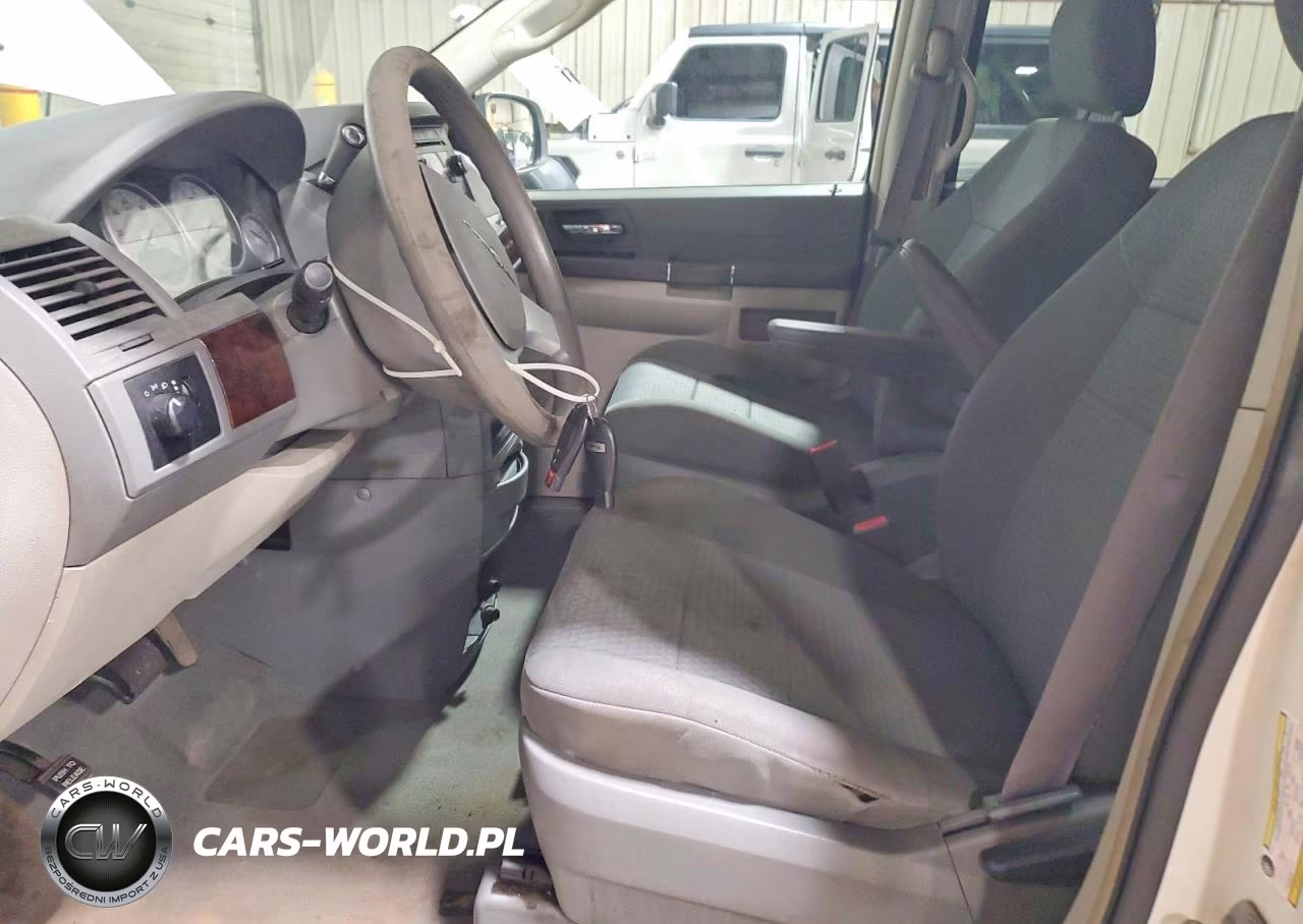 2010 Chrysler Town & Country Lx VIN:2A4RR4DEXAR203859 - 7