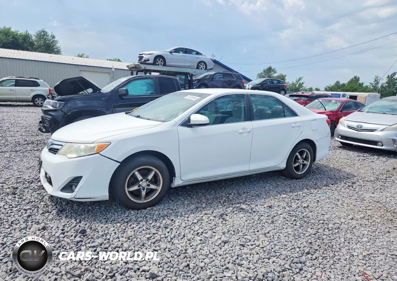 2012 Toyota Camry Le – zdjęcie 1 z 12