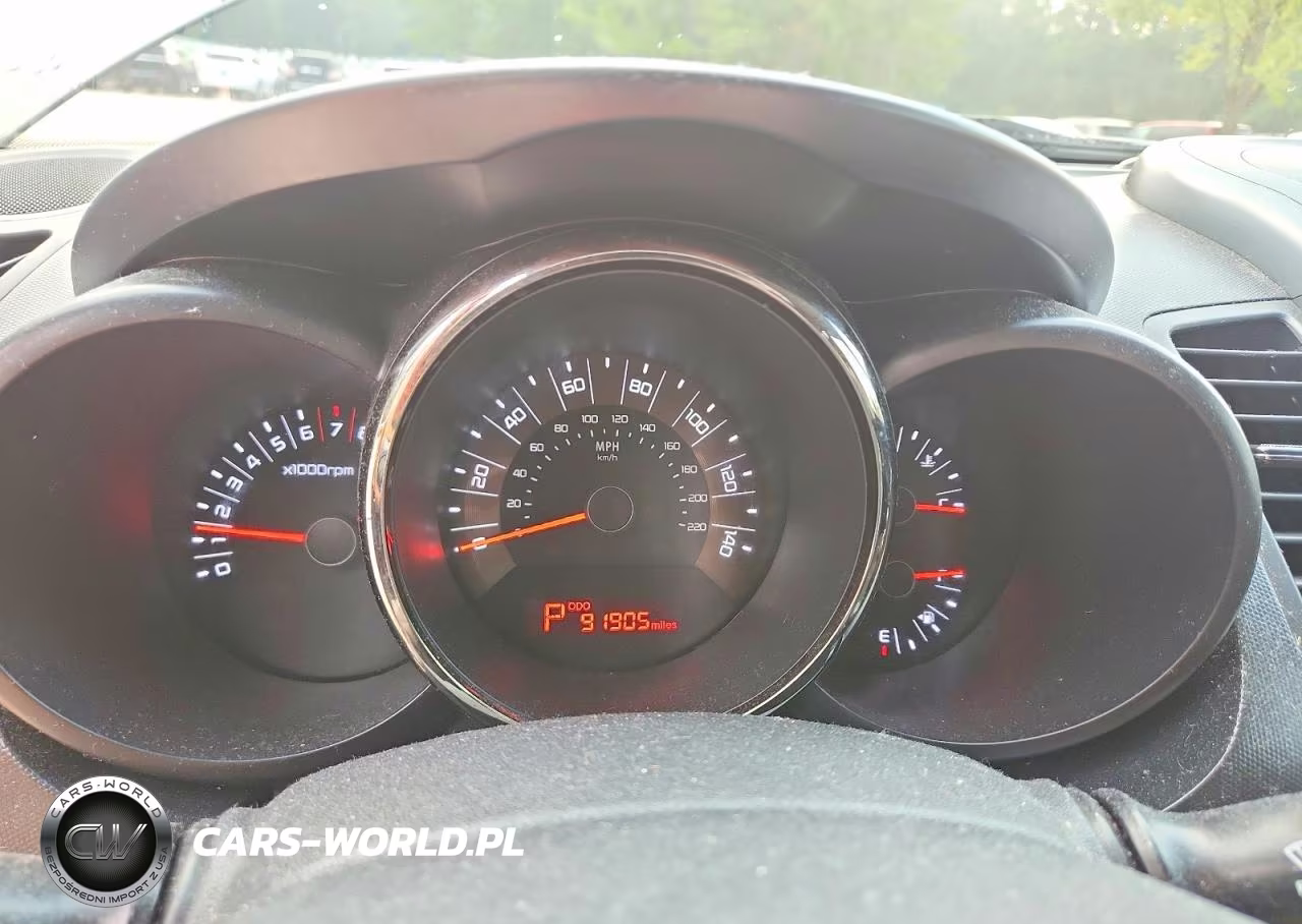2011 Kia Soul + VIN:KNDJT2A27B7259943 - 9
