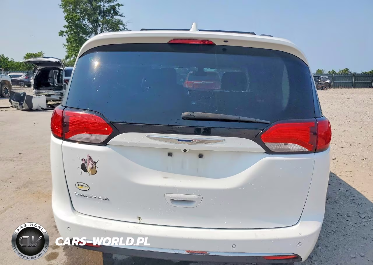 2017 Chrysler Pacifica Touring L VIN:2C4RC1BG0HR683169 - 6
