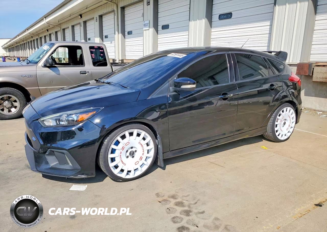 2017 Ford Focus Rs – zdjęcie 1 z 12