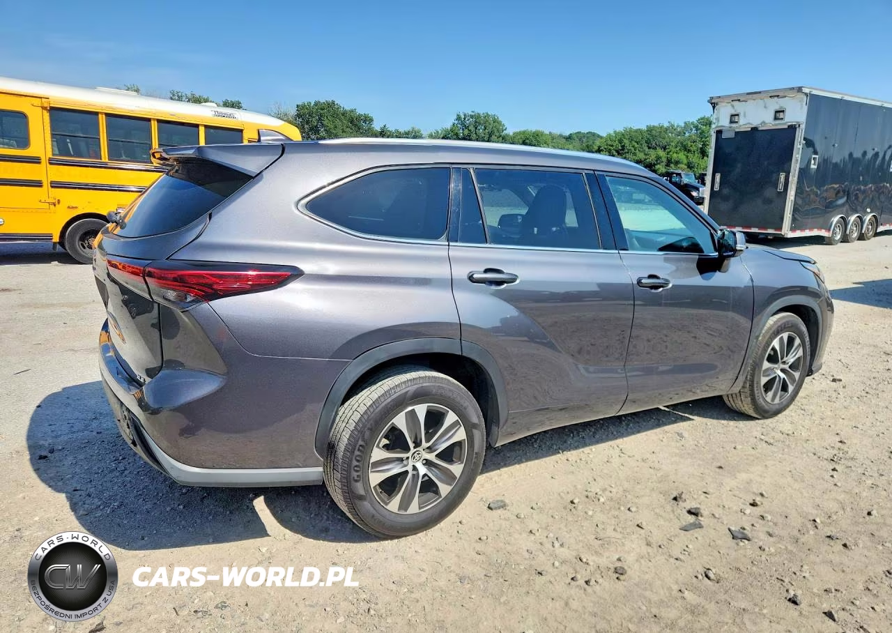 2021 Toyota Highlander Xle VIN:5TDGZRAH5MS520937 - 3