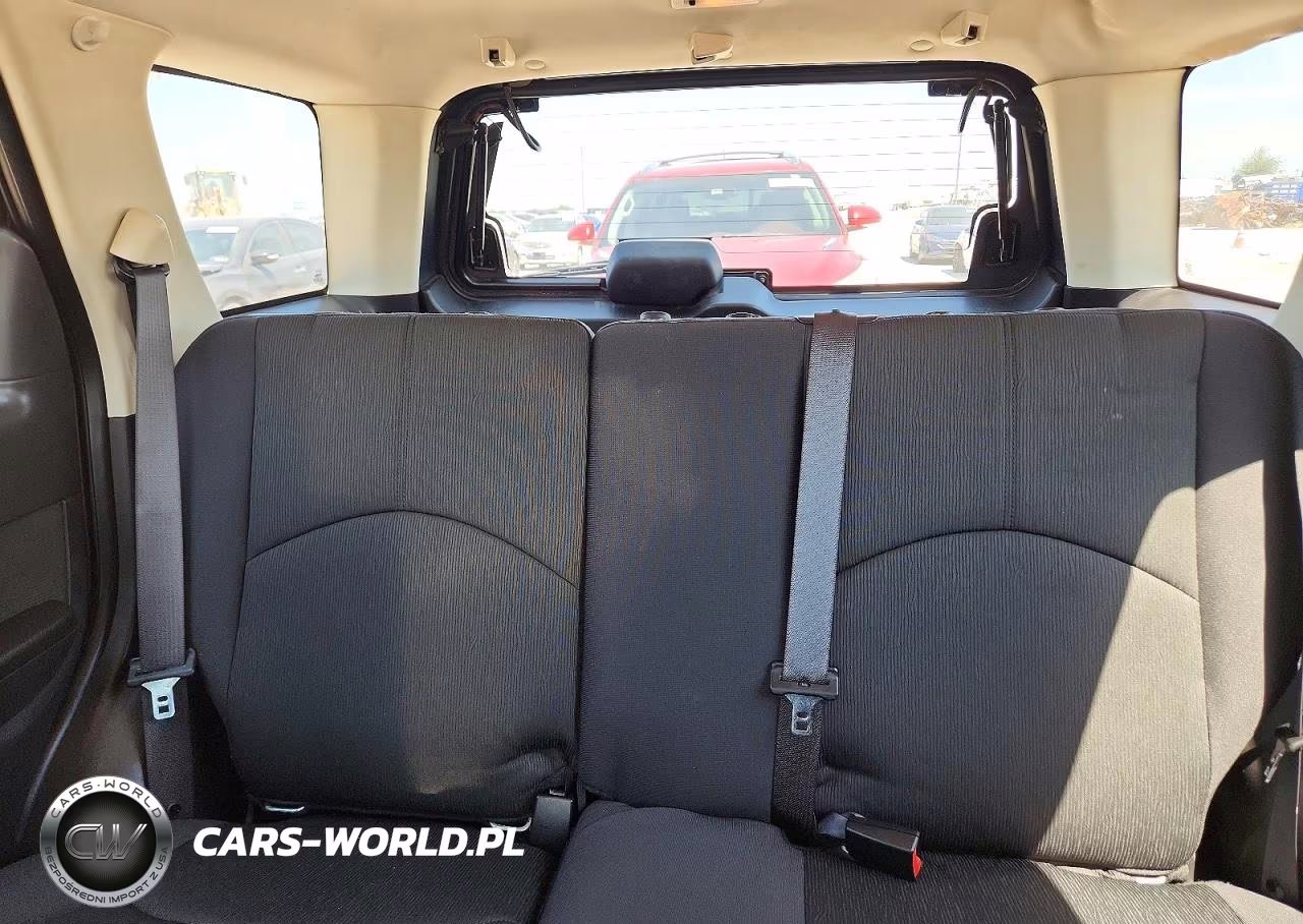 2011 Mazda Tribute I VIN:4F2CY0C74BKM07017 - 10