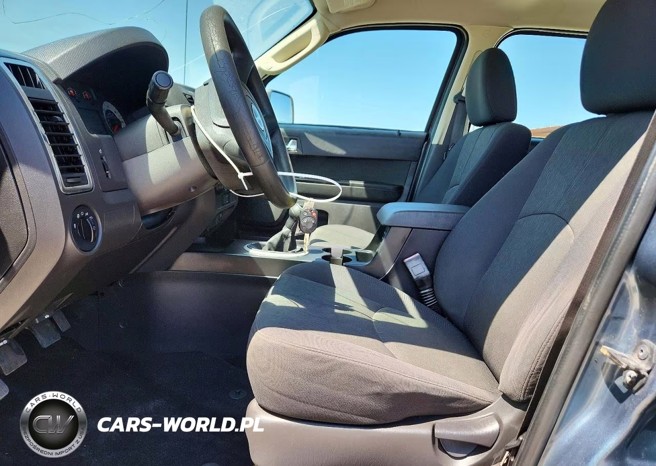2011 Mazda Tribute I VIN:4F2CY0C74BKM07017 - 7