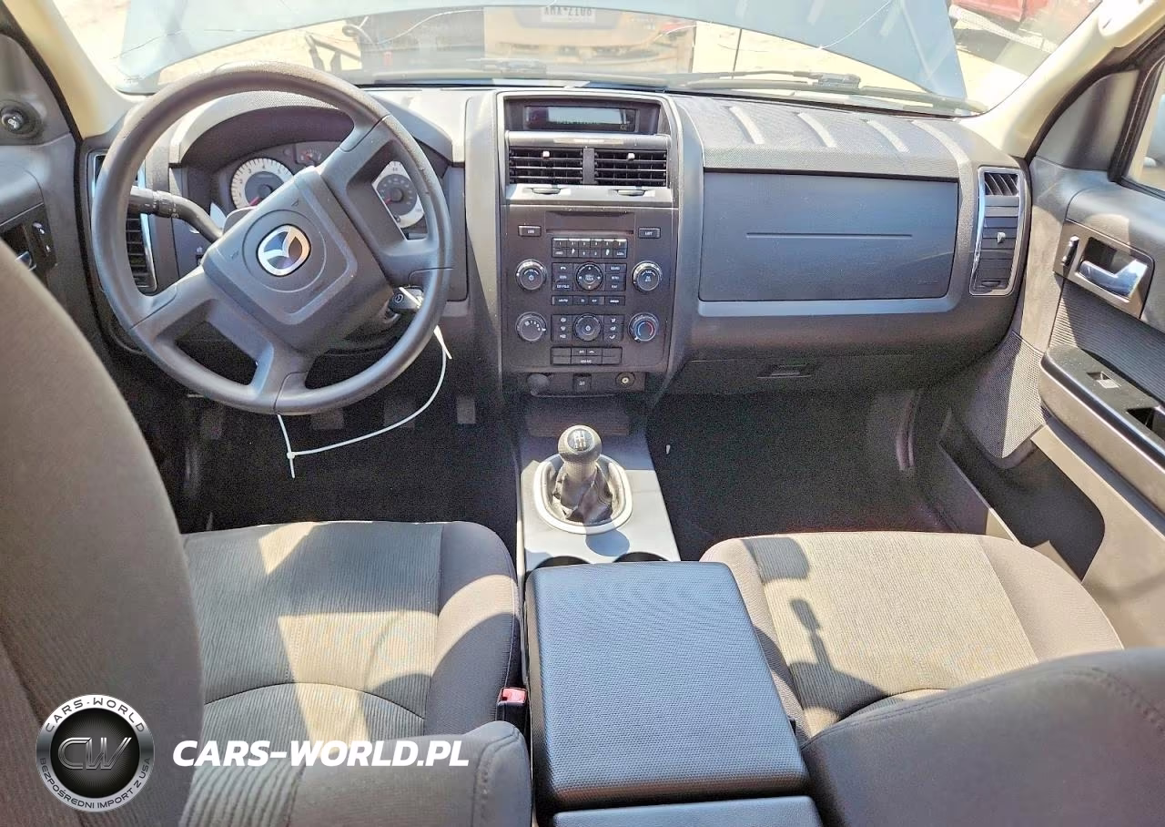 2011 Mazda Tribute I VIN:4F2CY0C74BKM07017 - 8