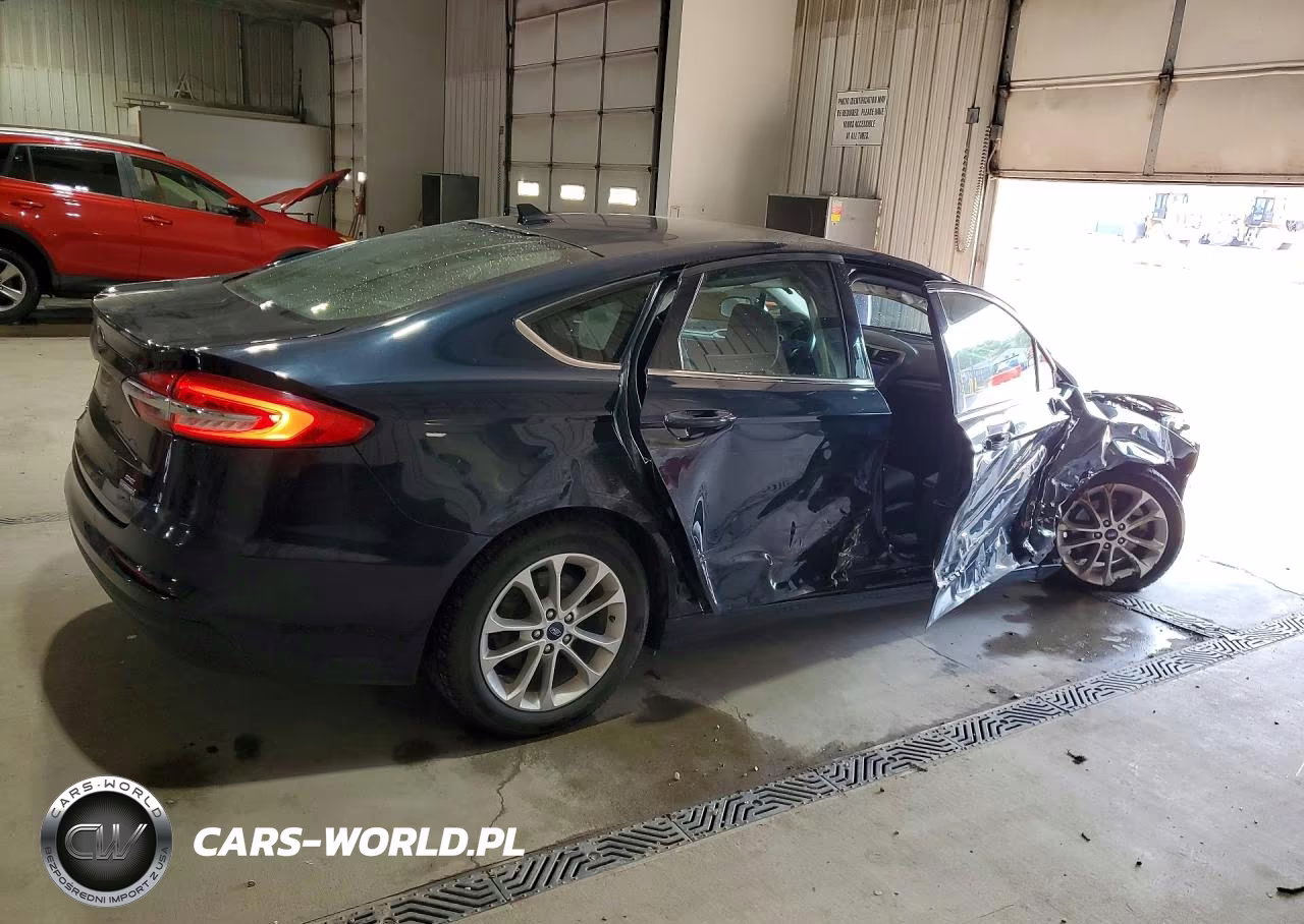 2020 Ford Fusion Se VIN:3FA6P0LU8LR218783 - 3