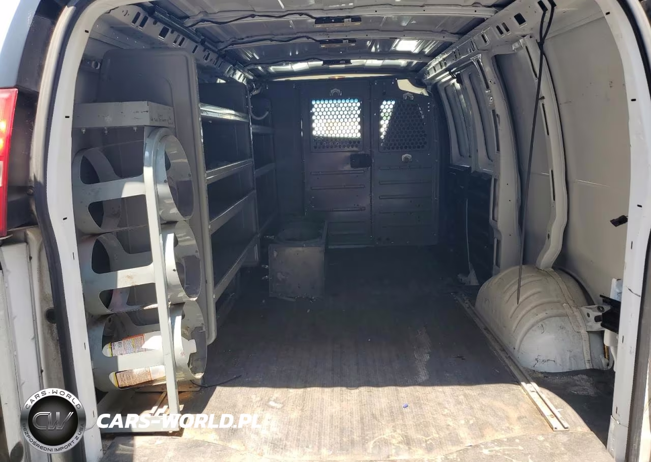 2017 Chev Express G2500 VIN:1GCWGAFF8H1320471 - 10