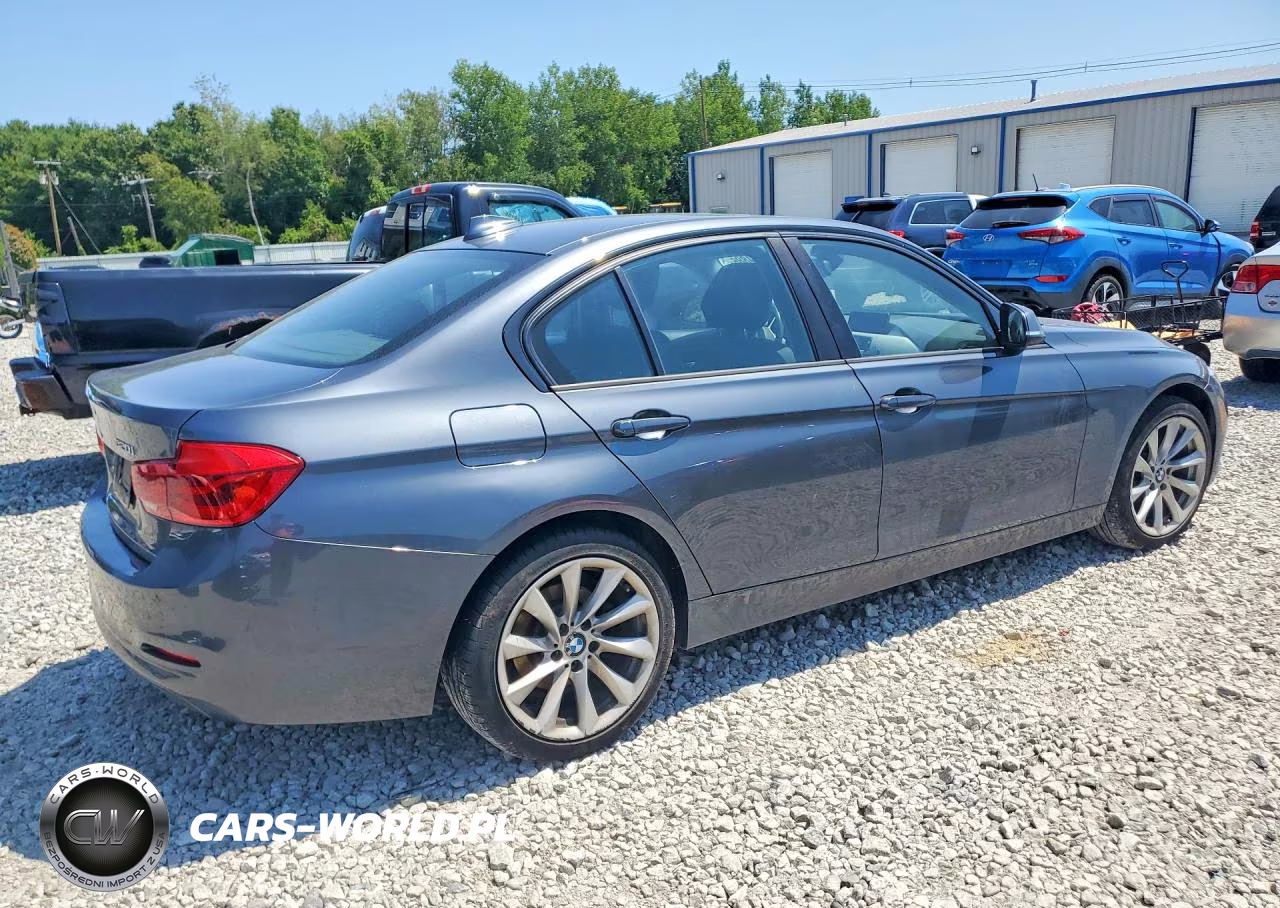 2018 BMW 320 Xi VIN:WBA8E5G55JNU47105 - 3