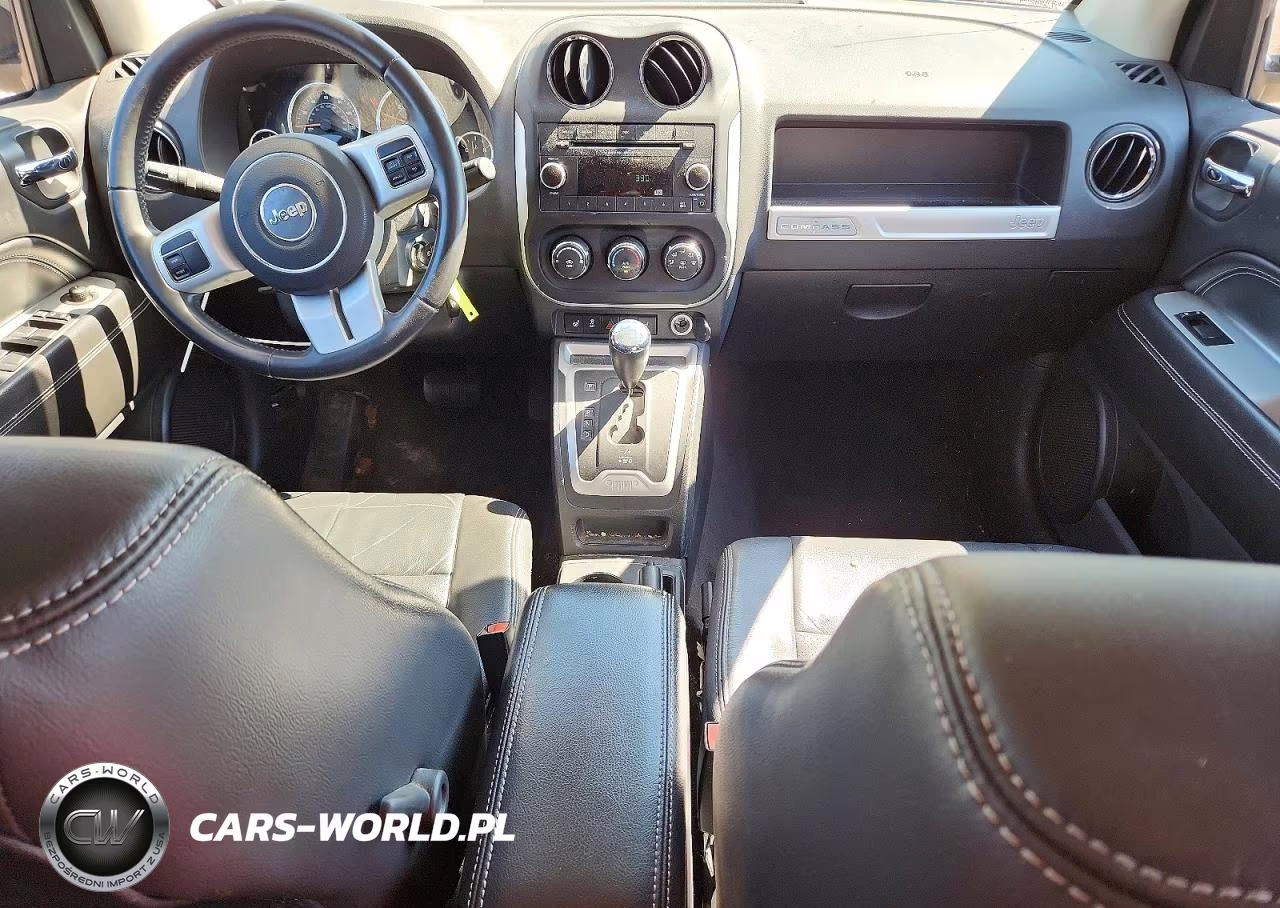 2015 Jeep Compass Latitude VIN:1C4NJCEAXFD209849 - 8