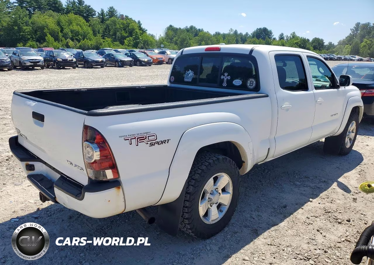 2010 Toyota Tacoma Double Cab Long Bed VIN:3TMMU4FN9AM022884 - 3
