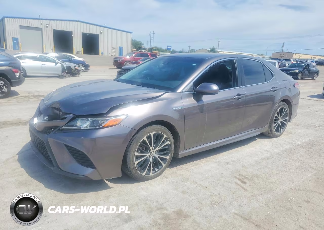 2018 Toyota Camry Hybrid Se – zdjęcie 1 z 12