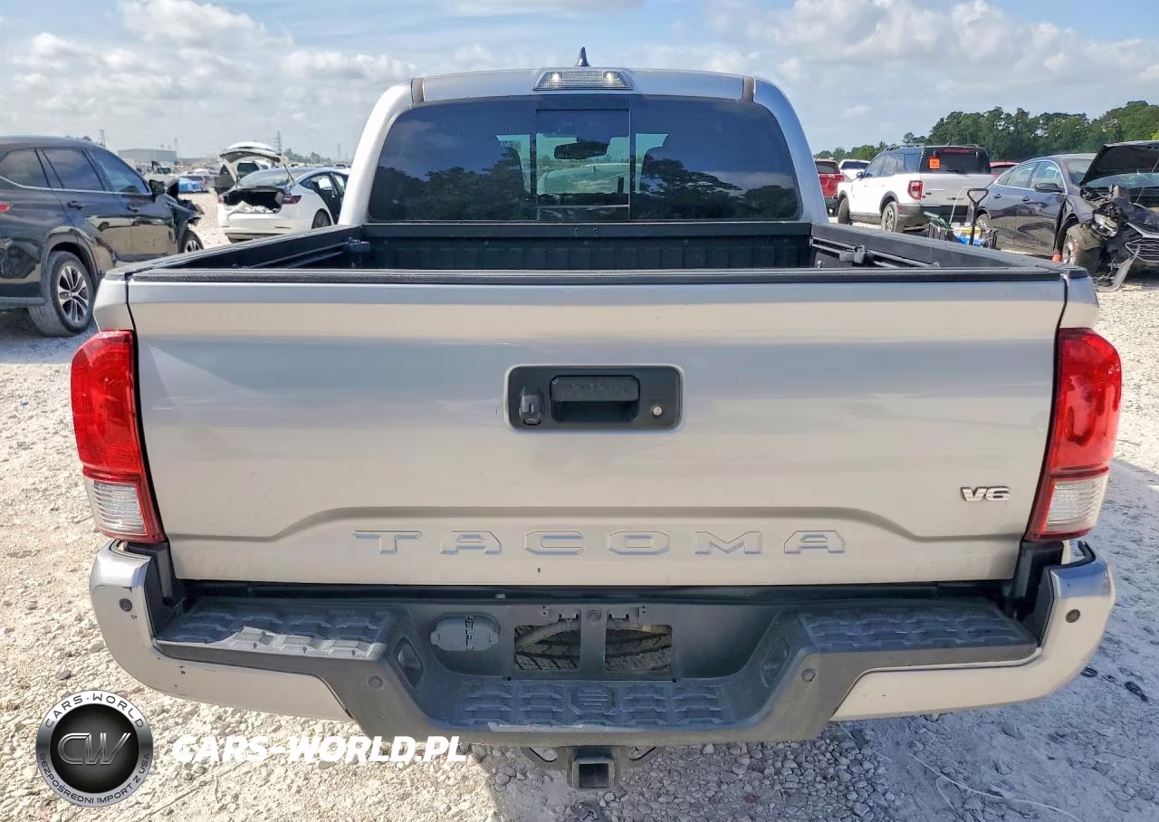2018 Toyota Tacoma Trd Sport VIN:5TFAZ5CN6JX060386 - 6