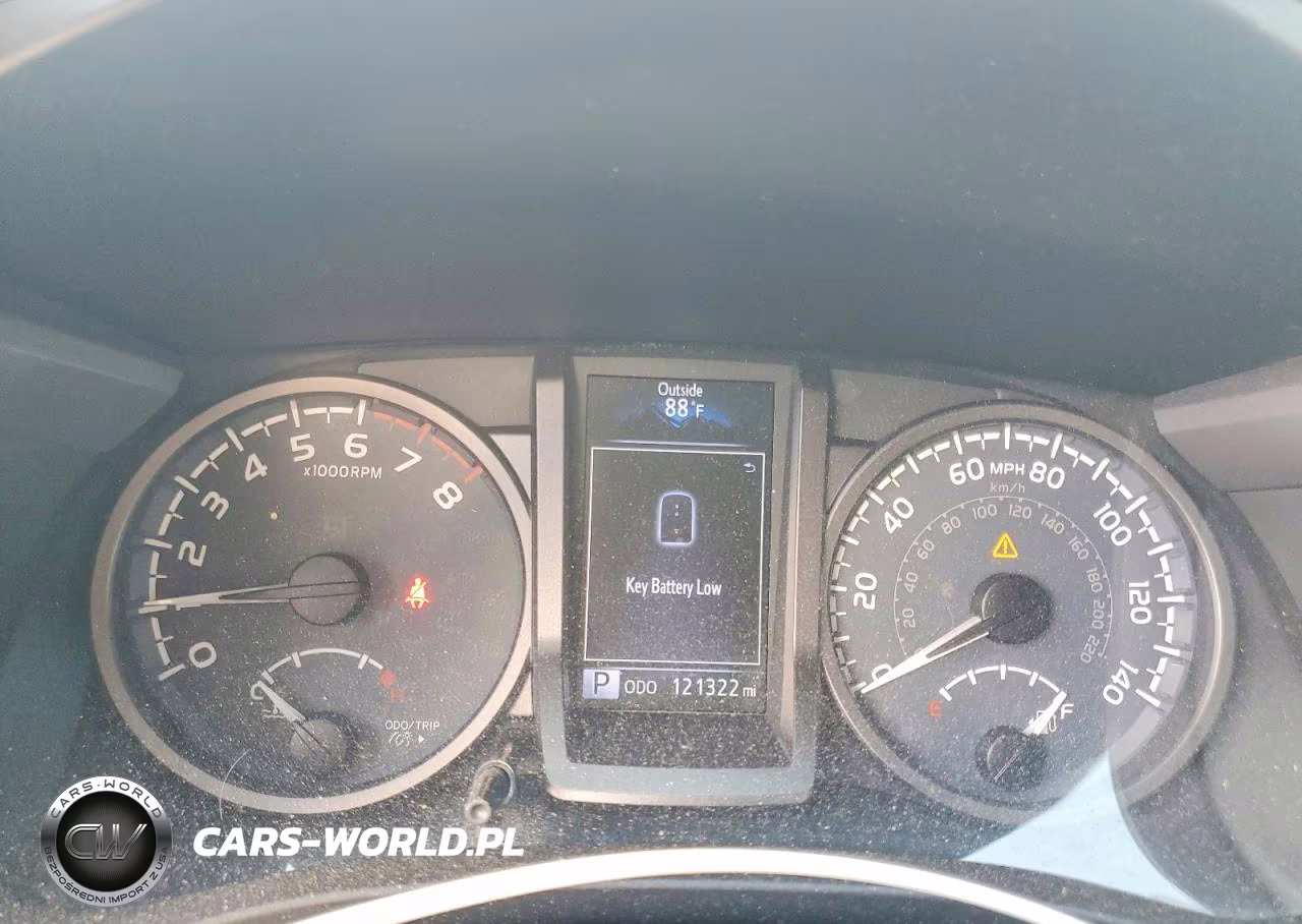 2018 Toyota Tacoma Trd Sport VIN:5TFAZ5CN6JX060386 - 9