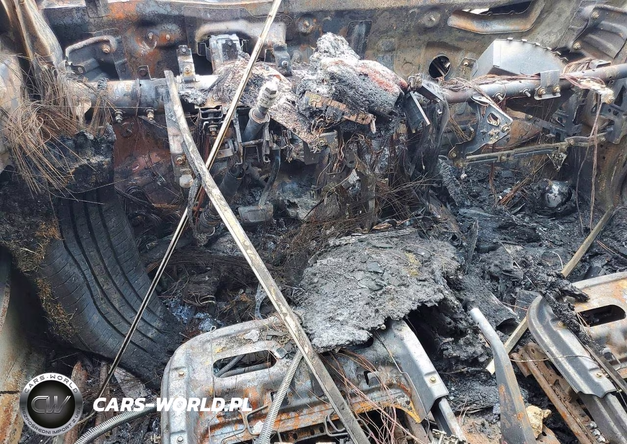 2024 Kia Seltos S VIN:KNDEU2AA3R7663256 - 8