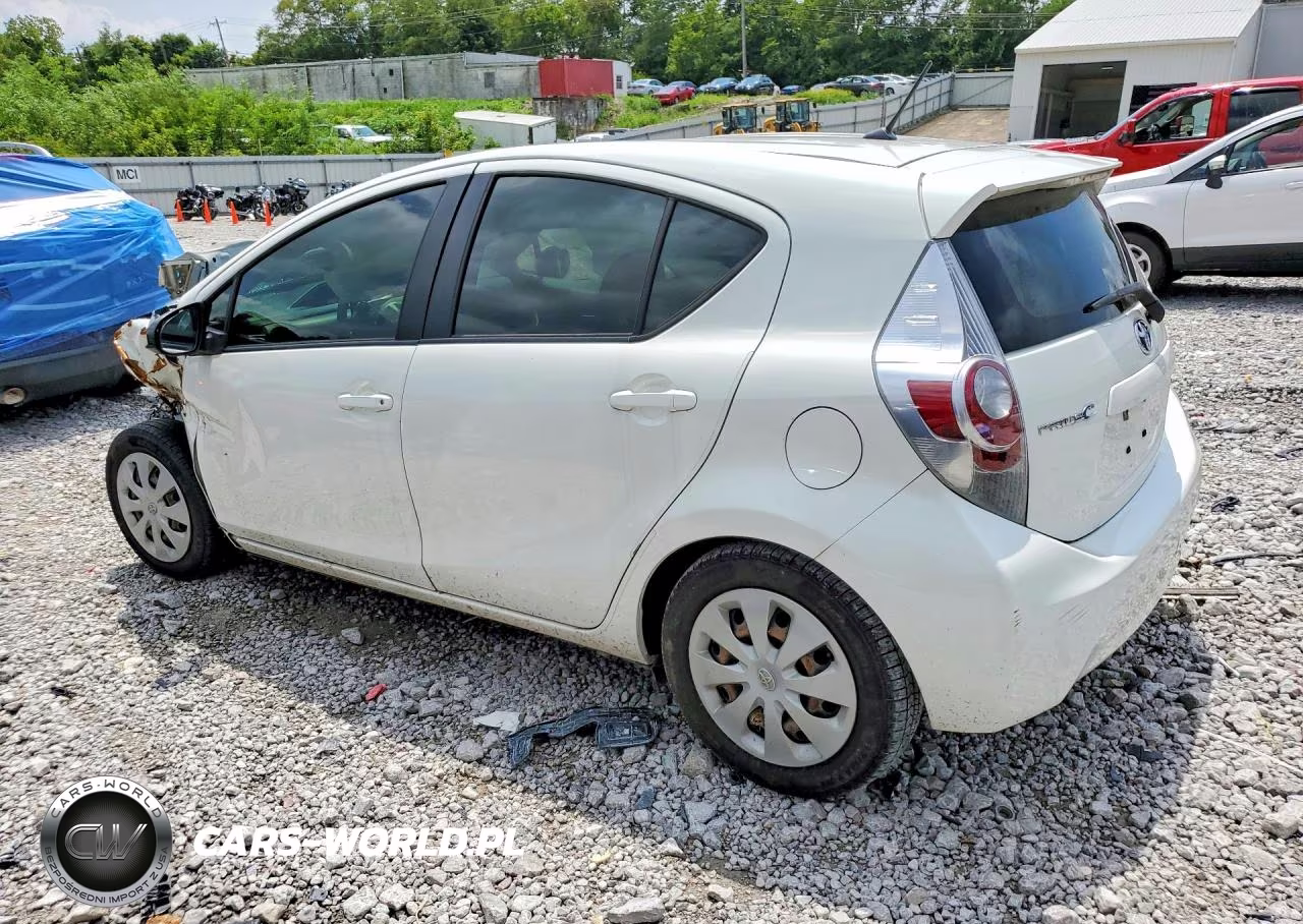 2014 Toyota Prius C Two VIN:JTDKDTB34E1561907 - 2