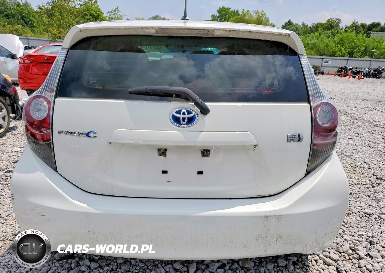 2014 Toyota Prius C Two VIN:JTDKDTB34E1561907 - 6