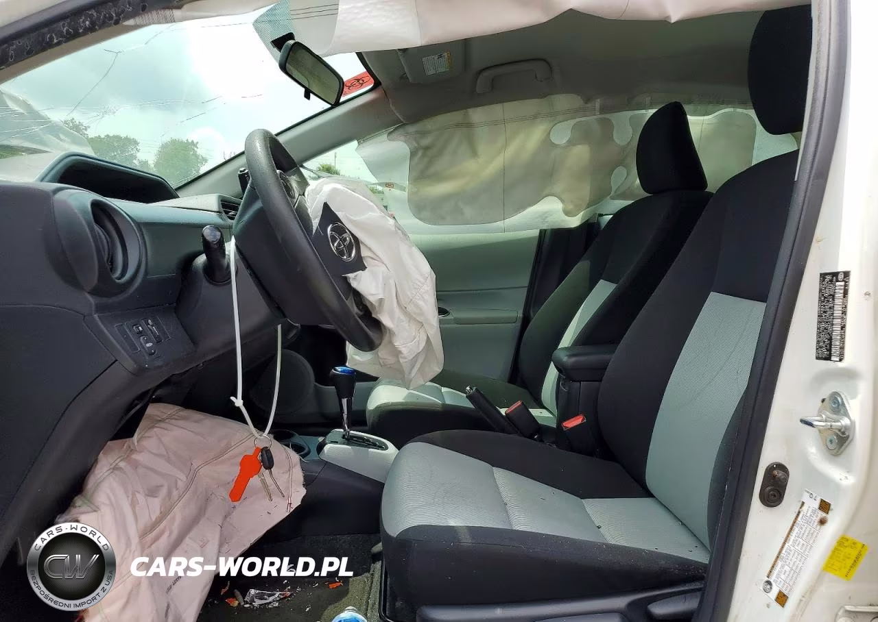2014 Toyota Prius C Two VIN:JTDKDTB34E1561907 - 7