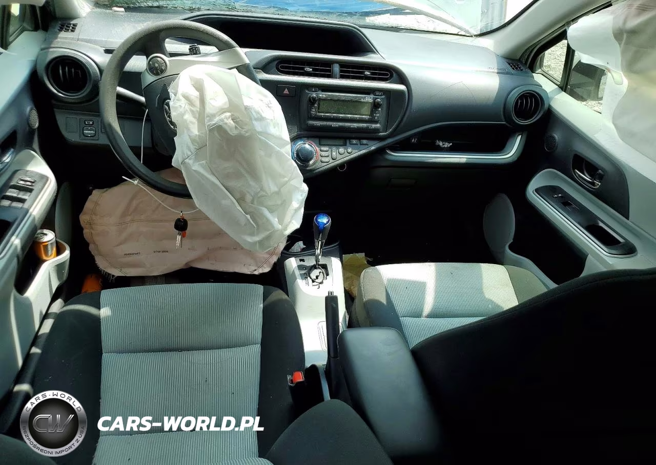 2014 Toyota Prius C Two VIN:JTDKDTB34E1561907 - 8
