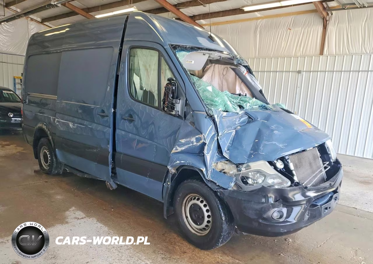 2018 Mercedes-Benz Sprinter 2500 Delivery Van VIN:WD3PE7CD6JP634777 - 4