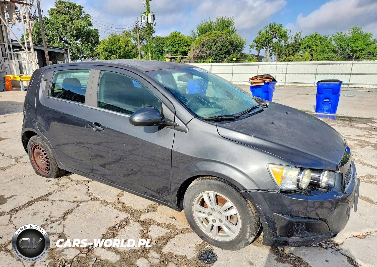 2016 Chevrolet Sonic Lt VIN:1G1JC6SH5G4110006 - 4