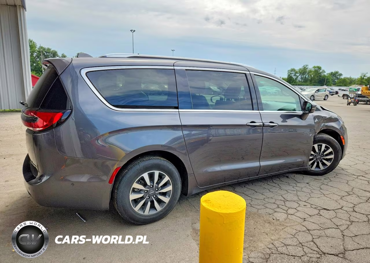 2021 Chrysler Pacifica Hybrid Touring L VIN:2C4RC1L71MR576964 - 3