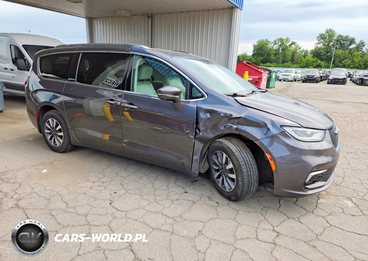 2021 Chrysler Pacifica Hybrid Touring L VIN:2C4RC1L71MR576964 - 4