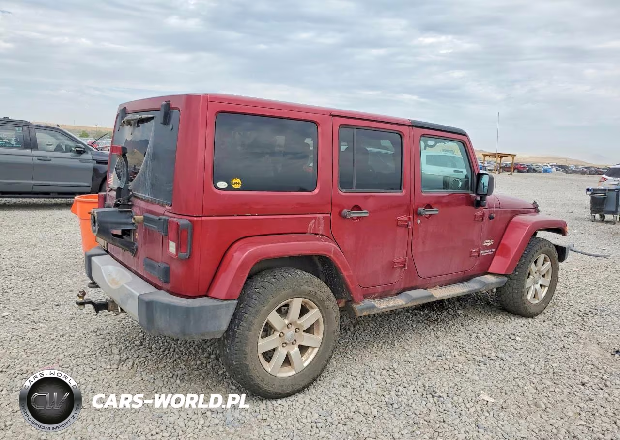 2012 Jeep Wrangler Unlimited Sahara VIN:1C4BJWEG2CL212478 - 3