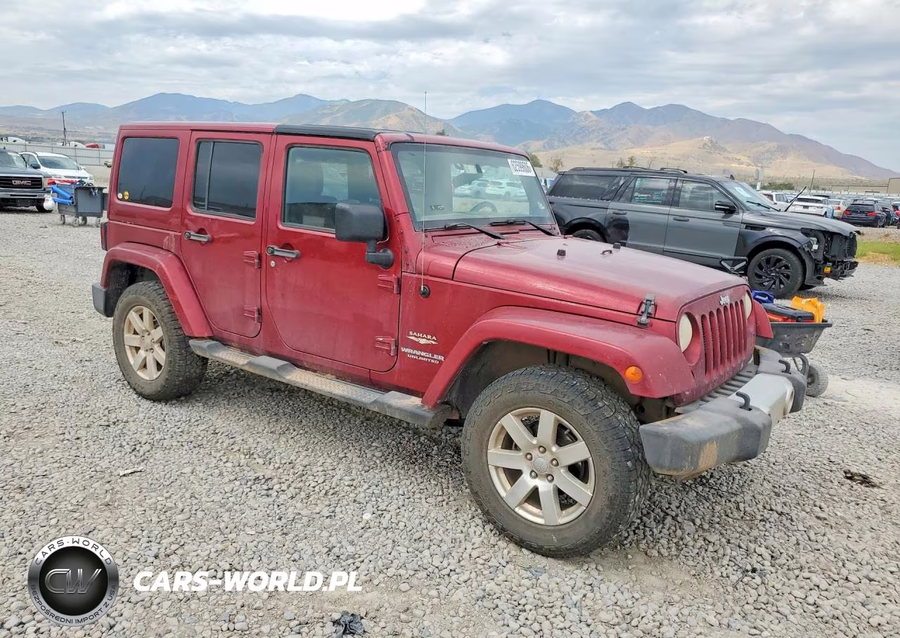 2012 Jeep Wrangler Unlimited Sahara VIN:1C4BJWEG2CL212478 - 4
