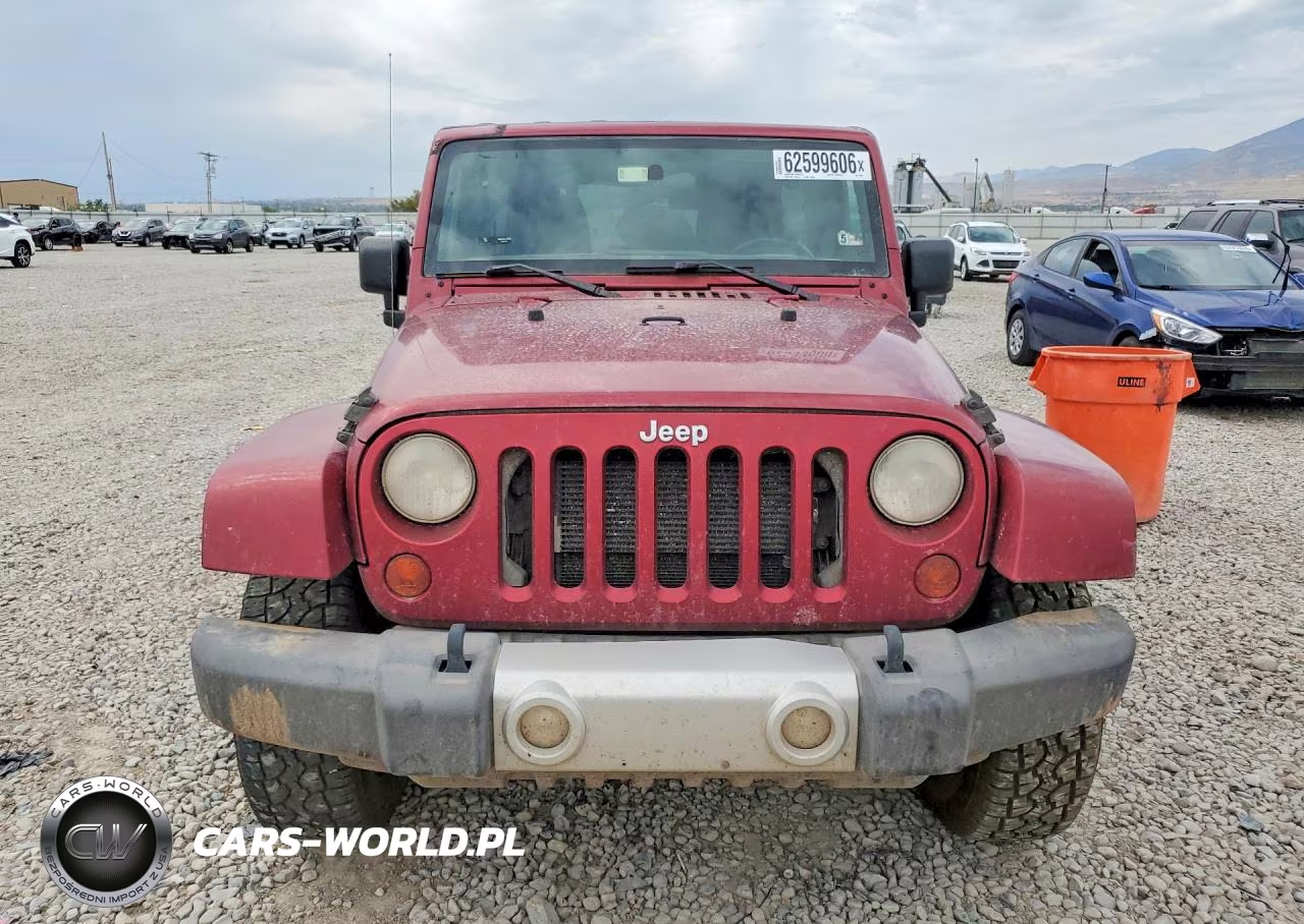 2012 Jeep Wrangler Unlimited Sahara VIN:1C4BJWEG2CL212478 - 5