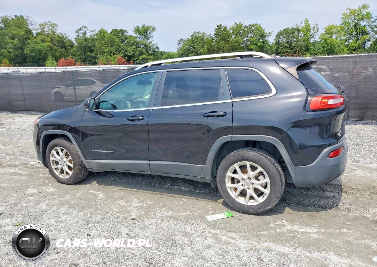 2017 Jeep Cherokee Latitude VIN:1C4PJLCB0HW667878 - 2