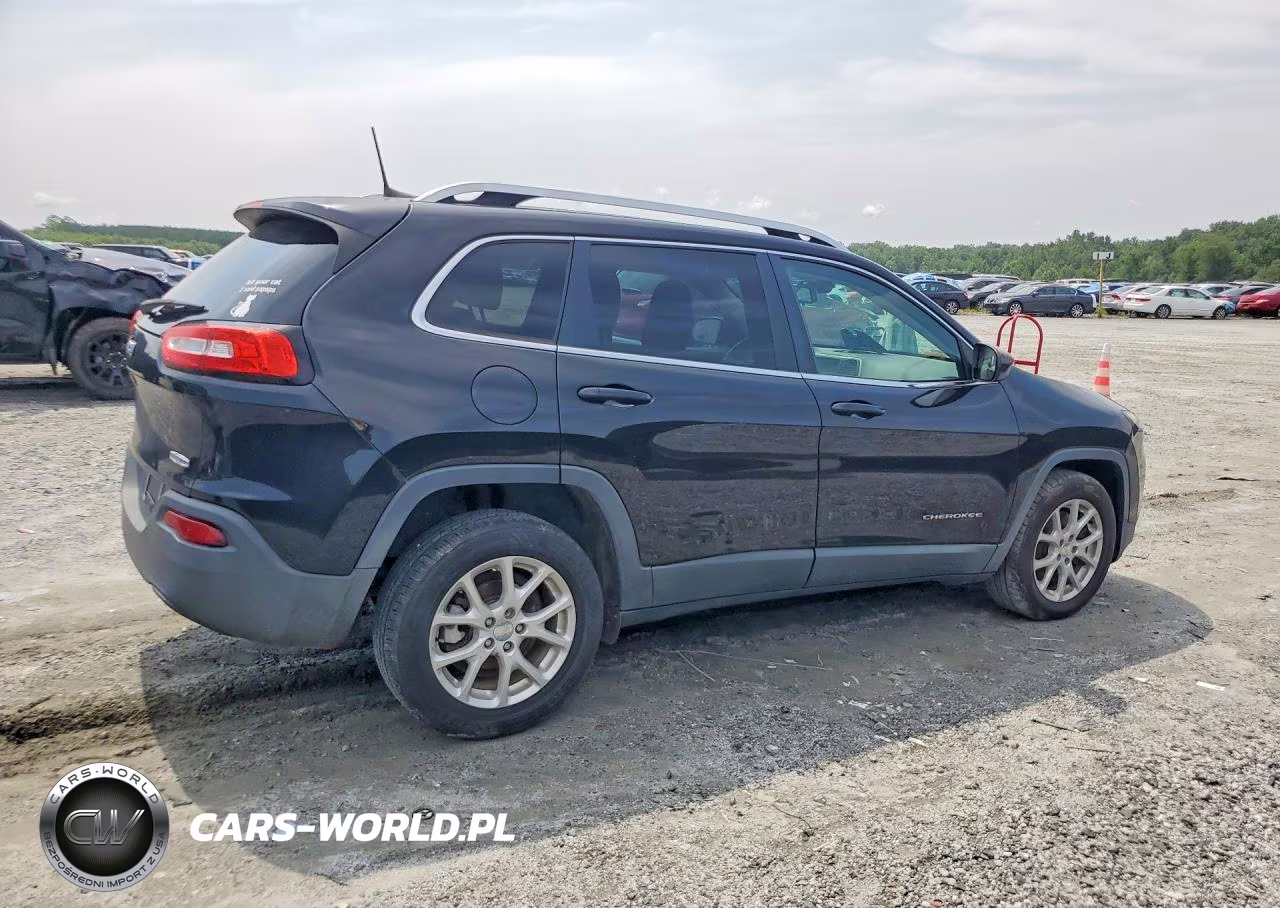 2017 Jeep Cherokee Latitude VIN:1C4PJLCB0HW667878 - 3