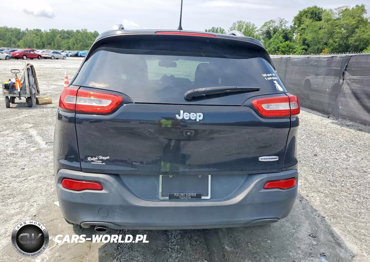 2017 Jeep Cherokee Latitude VIN:1C4PJLCB0HW667878 - 6